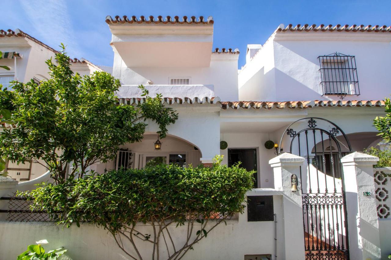 A Cozy And Elegant Townhouse Across The Beach Torre de Benagalbon Exteriér fotografie