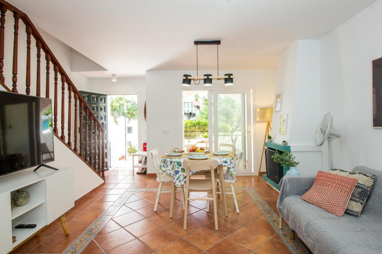 A Cozy And Elegant Townhouse Across The Beach Torre de Benagalbon Exteriér fotografie