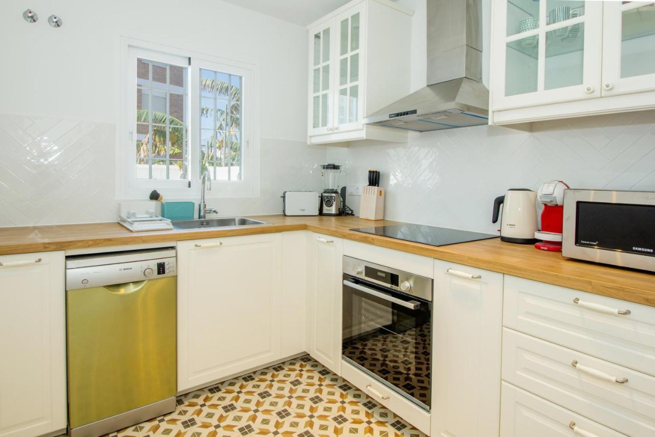 A Cozy And Elegant Townhouse Across The Beach Torre de Benagalbon Exteriér fotografie